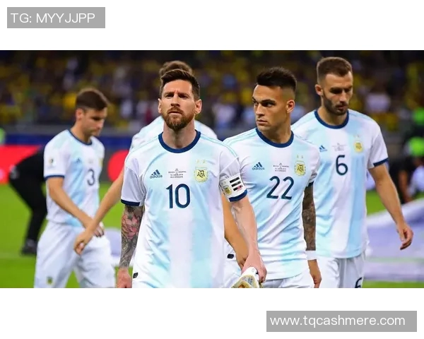 帕特罗与阿根廷独立的激烈对决揭示足球战术与球队精神的较量