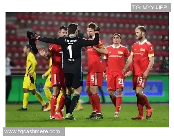 德甲激战汉诺威迎战莱比锡红队双方争夺三分精彩对决即将上演 德甲激战汉诺威迎战莱比锡红队双方争夺三分精彩对决即将上演