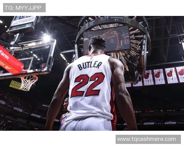 吉米巴特勒如何在NBA赛场上展现领袖风范与超强竞争力 吉米巴特勒如何在NBA赛场上展现领袖风范与超强竞争力