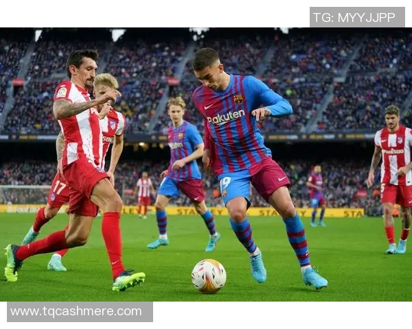 巴萨与曼联巅峰对决决赛精彩录像回顾与分析