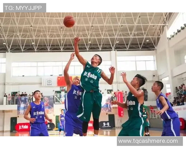 重庆篮球队比赛经验深度对比分析及其对未来发展的影响探讨